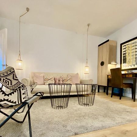 Charming La Casa De La Castellana Apartment Madrid Exterior foto
